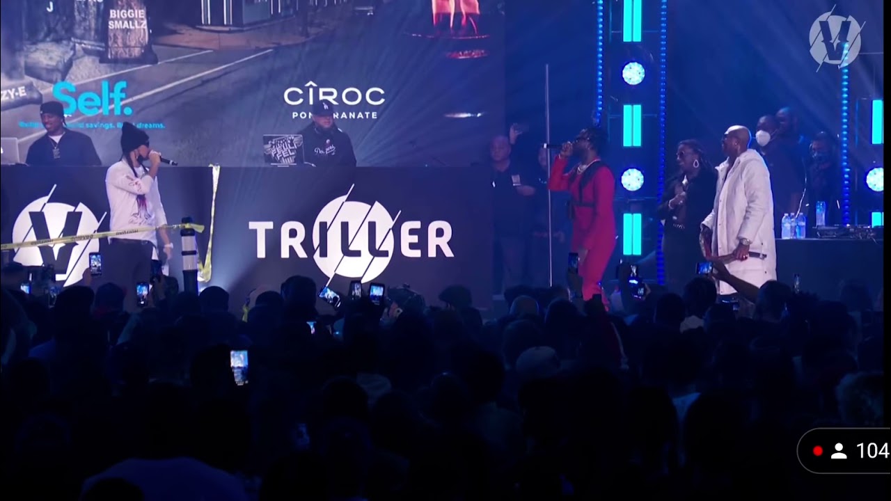 ⁣Bone Thugs and Three Six Mafia punch up fight on stage at  Verzuz