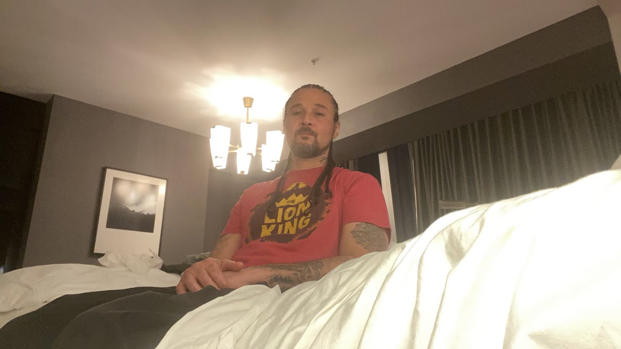 ⁣VERZUZ!!! Bizzy Bone addresses fight with three 6 mafia on Verzuz