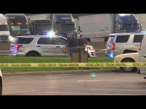 1 dead, 2 injured including attacker after standoff at Ohio Turnpike plaza in Sandusky County